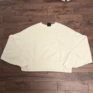 Women’s Nike sweatshirt